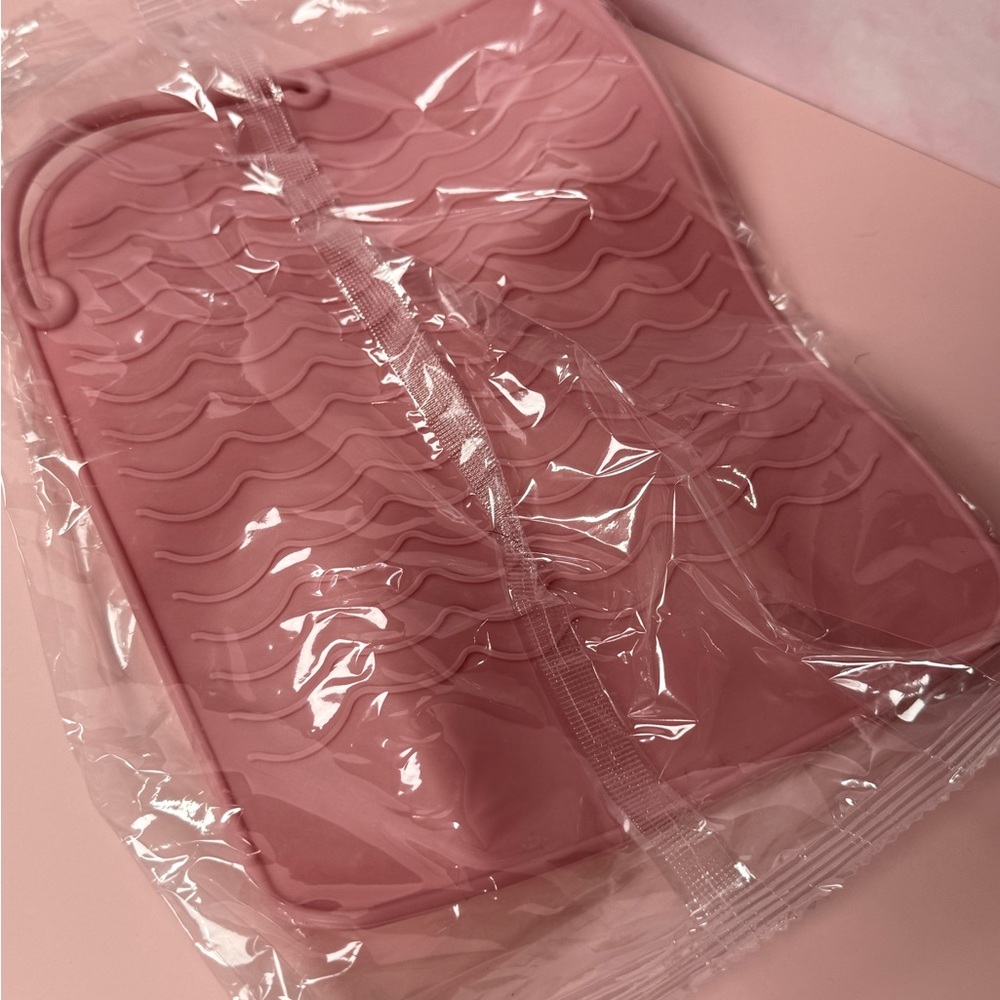 Pink Silicone Wave Pattern Mat